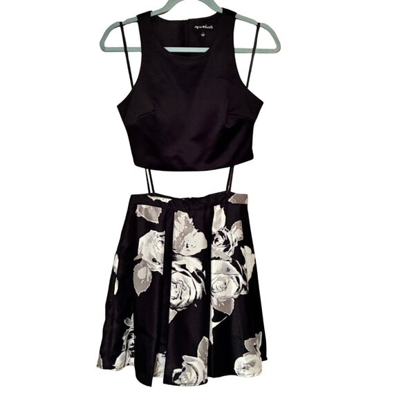 Prom/Homecoming Dress - 2 Piece - Sequin Hearts - Picture 1 of 4